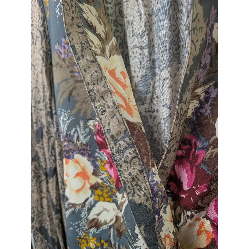 Tiny Anthropologie Floral Wrap Blouse Small Surplice Long Sleeve Gray - Picture 8 of 16